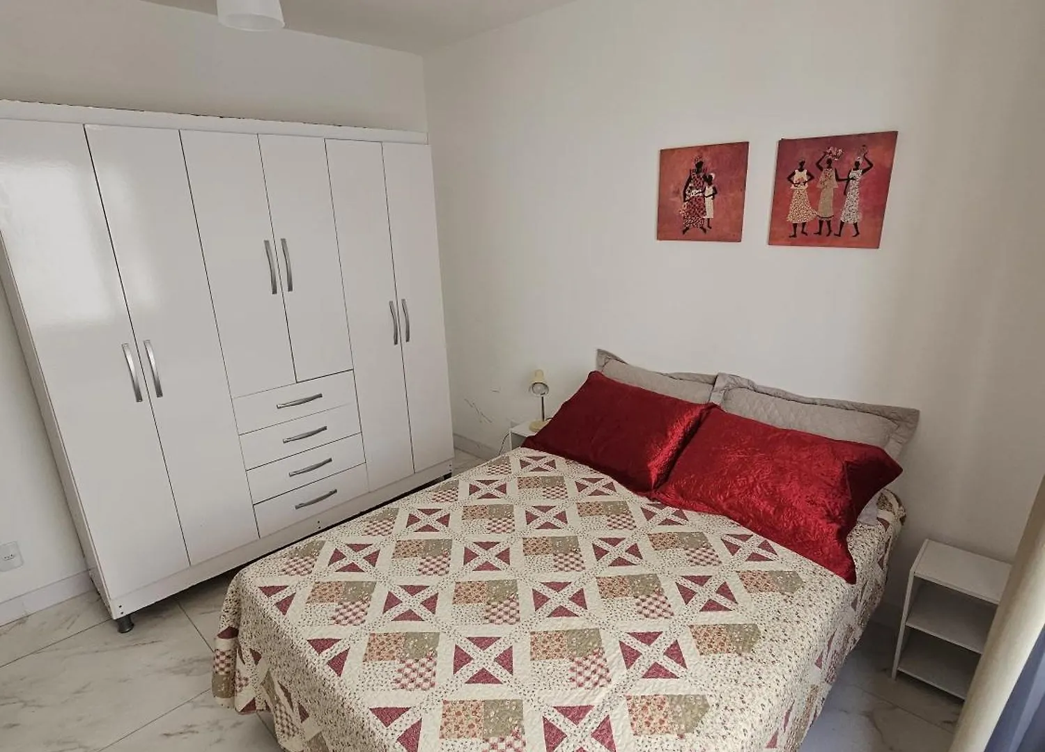 ホームステイ Suite En Apartamento Privado Balneário Camboriú