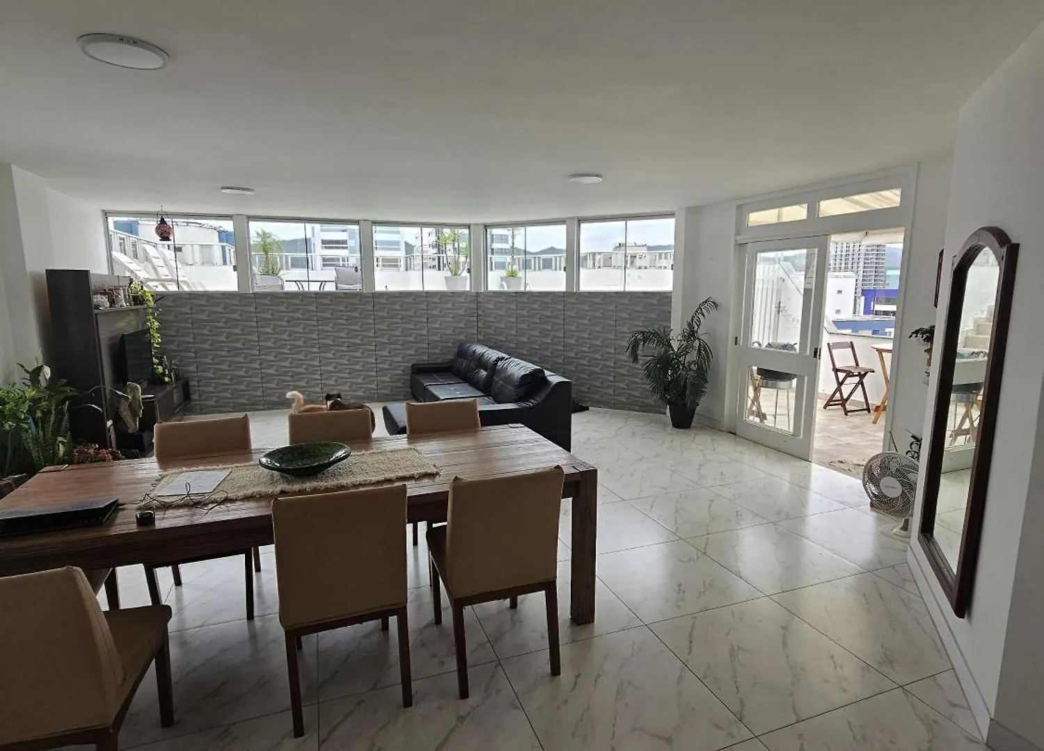 ホームステイ Suite En Apartamento Privado Balneário Camboriú ブラジル